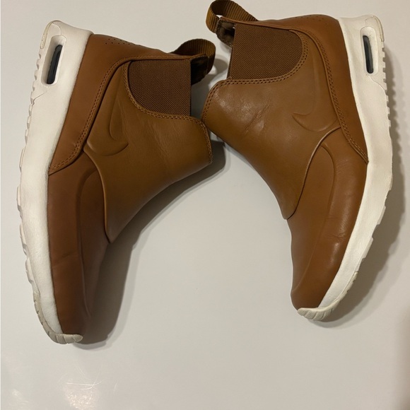 Nike Fall Booties - Picture 2 of 7